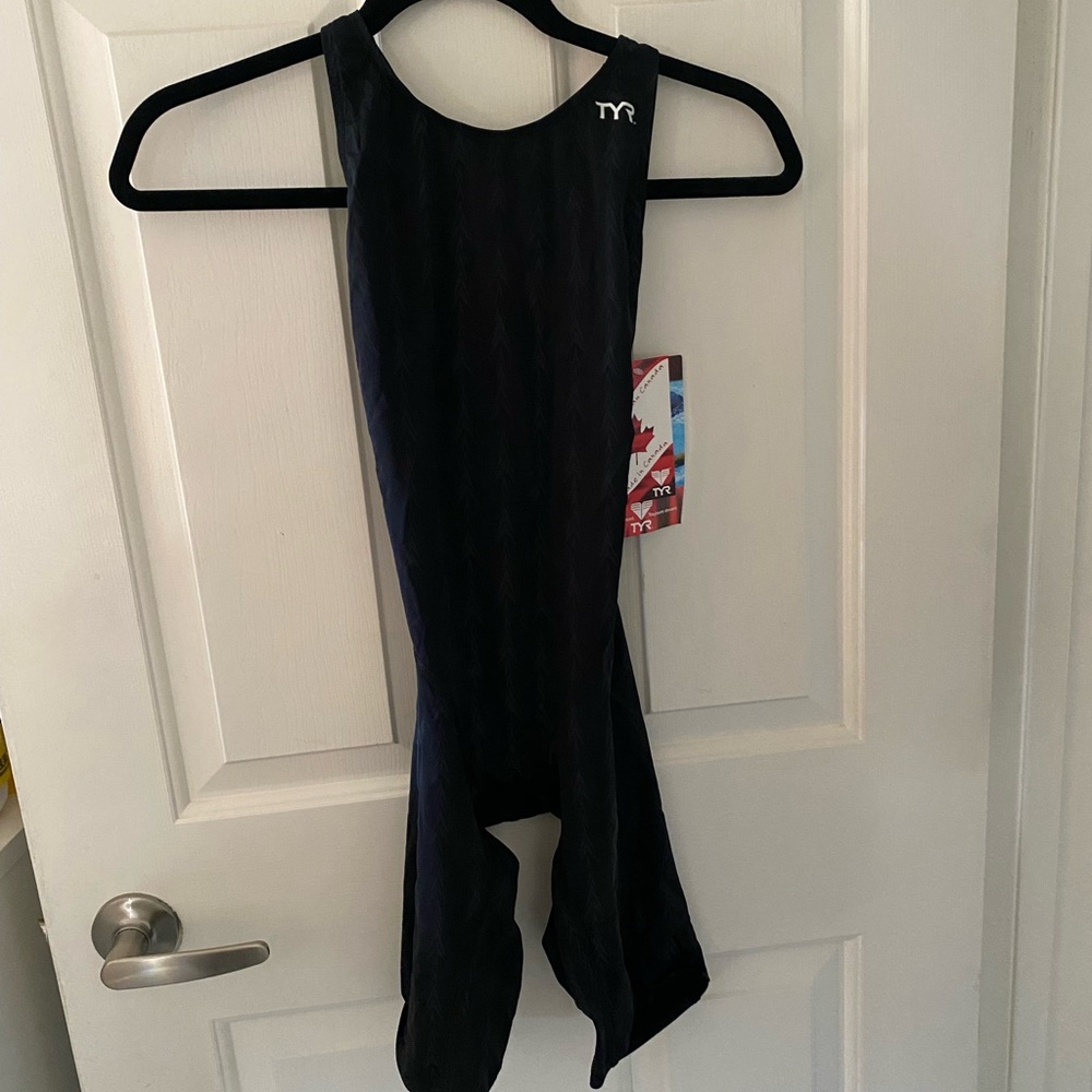 TYR knee length fast skin!